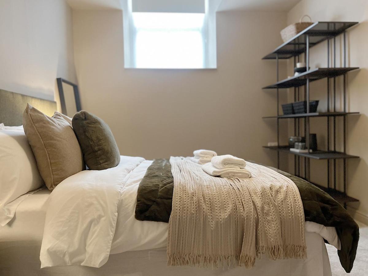 Todmorden Town Centre Apartment Kültér fotó
