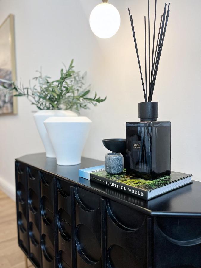 Todmorden Town Centre Apartment Kültér fotó