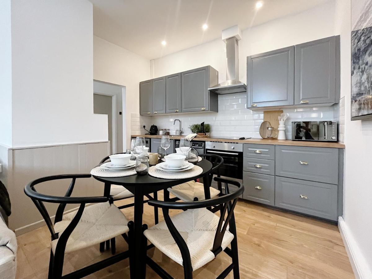 Todmorden Town Centre Apartment Kültér fotó