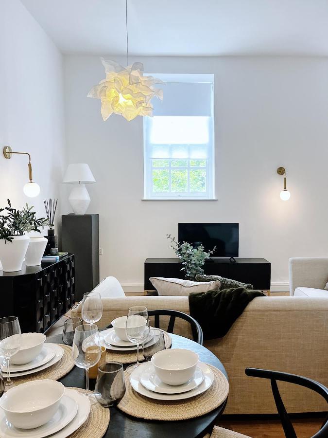 Todmorden Town Centre Apartment Kültér fotó