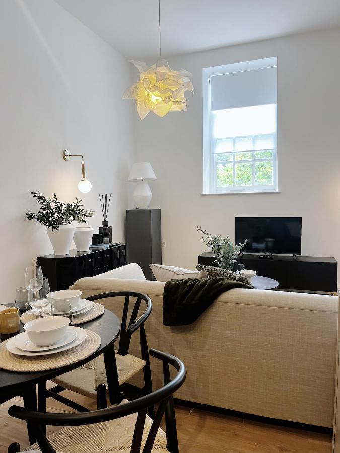 Todmorden Town Centre Apartment Kültér fotó